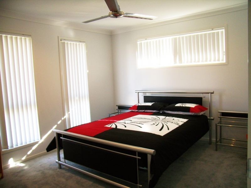 19A Bolton St, Eight Mile Plains QLD 4113