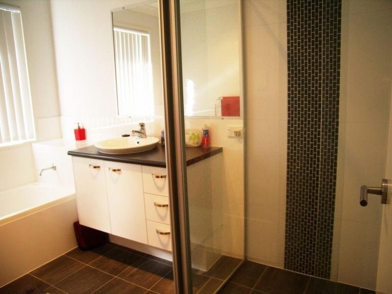 19A Bolton St, Eight Mile Plains QLD 4113