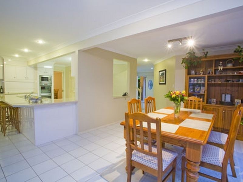 5 Googie Cr, Eight Mile Plains QLD 4113