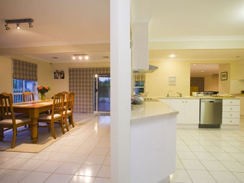 5 Googie Cr, Eight Mile Plains QLD 4113