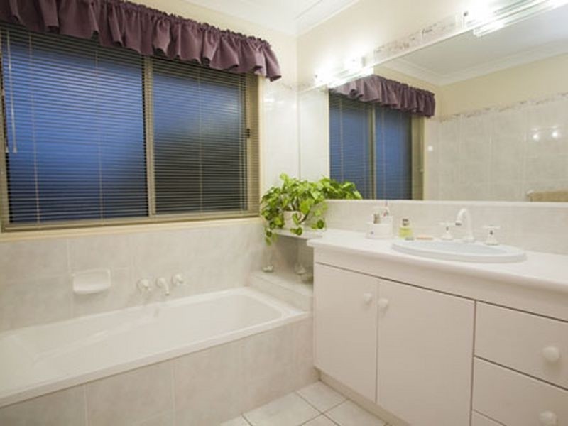 5 Googie Cr, Eight Mile Plains QLD 4113