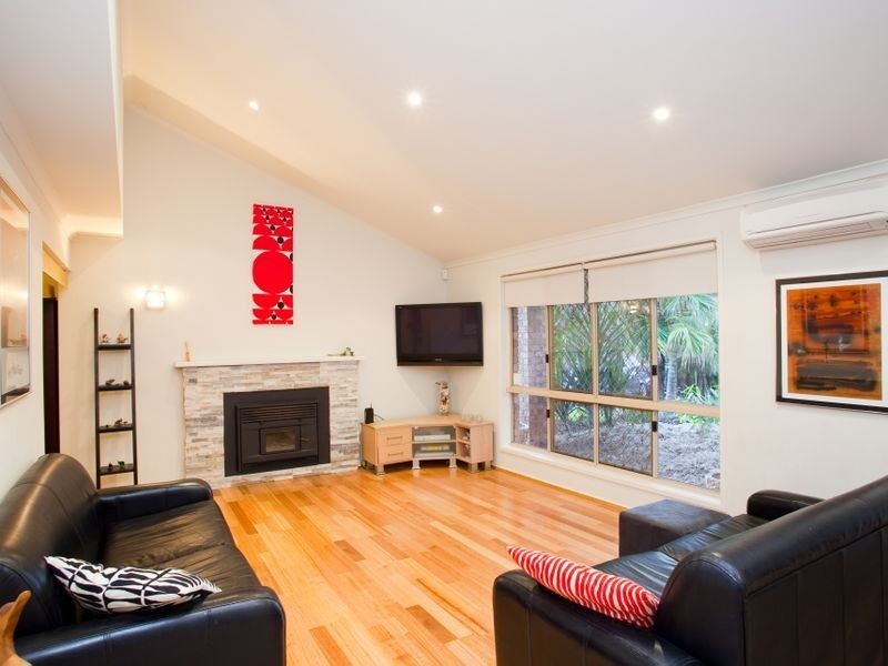 9 Tristania Close, Calamvale QLD 4116