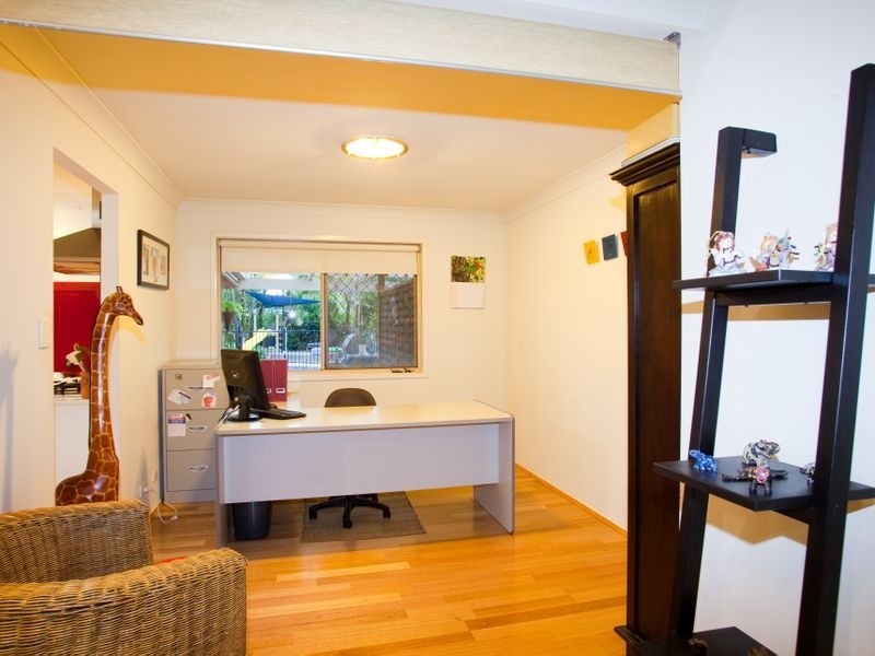 9 Tristania Close, Calamvale QLD 4116