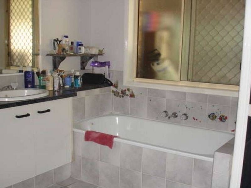 868 Wembley Rd, Browns Plains QLD 4118