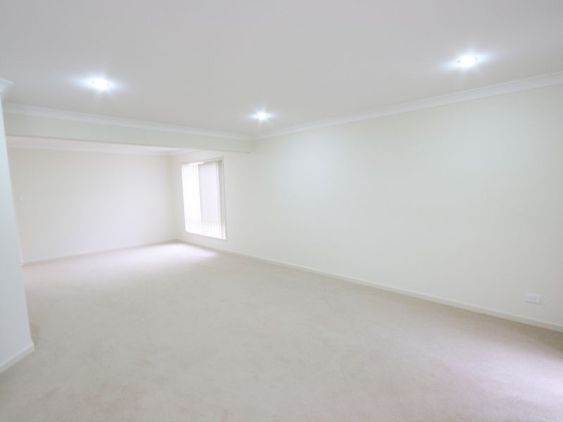 4 Lenton Pl, Calamvale QLD 4116