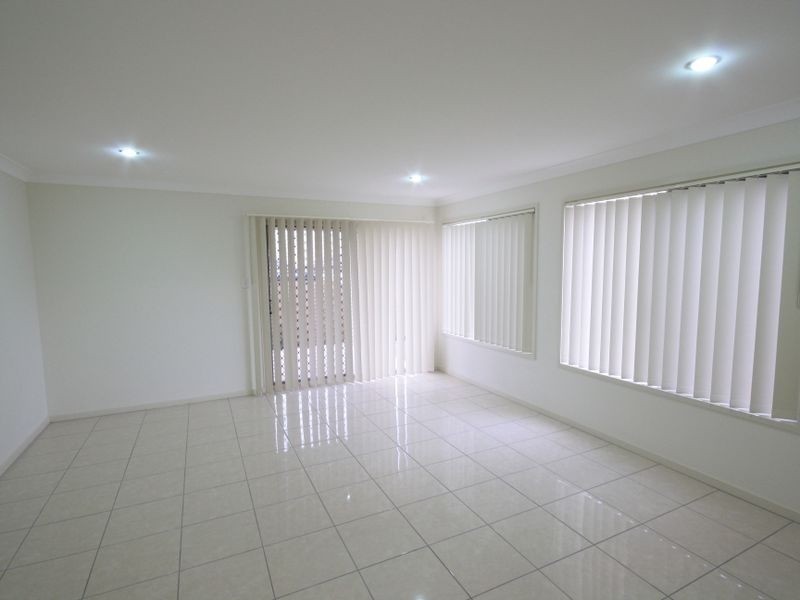 4 Lenton Pl, Calamvale QLD 4116