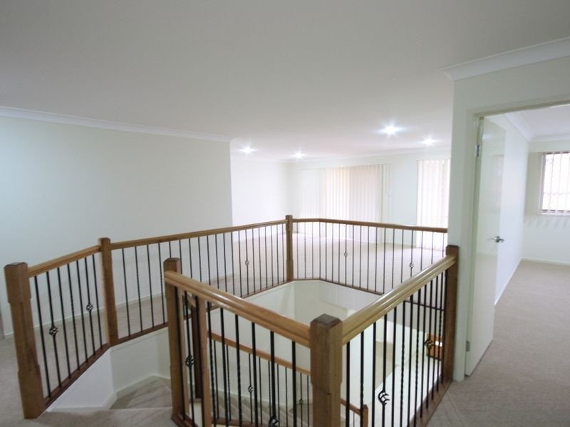 4 Lenton Pl, Calamvale QLD 4116