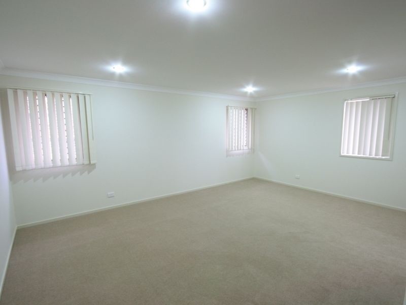 4 Lenton Pl, Calamvale QLD 4116