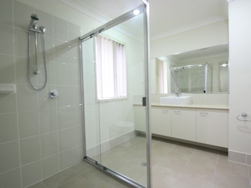 4 Lenton Pl, Calamvale QLD 4116