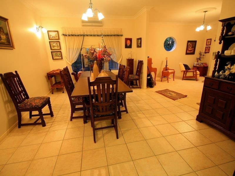 9 Palatine Street, Calamvale QLD 4116