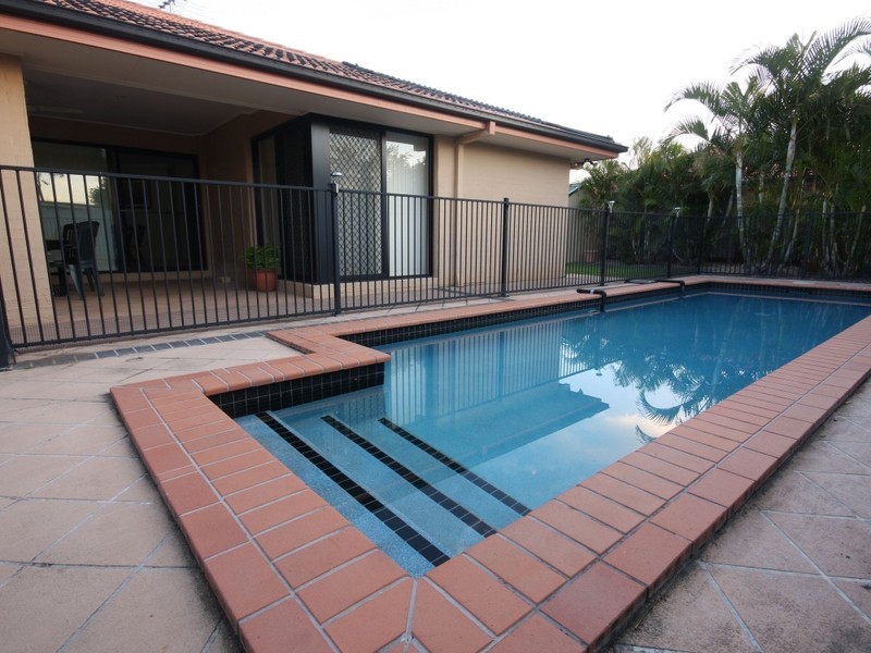 17 Murramarang Dr, Parkinson QLD 4115