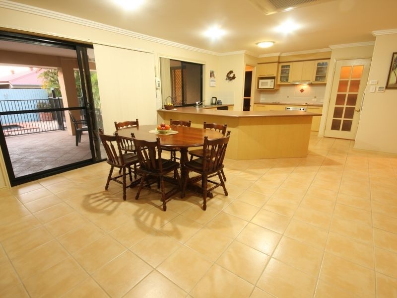 17 Murramarang Dr, Parkinson QLD 4115