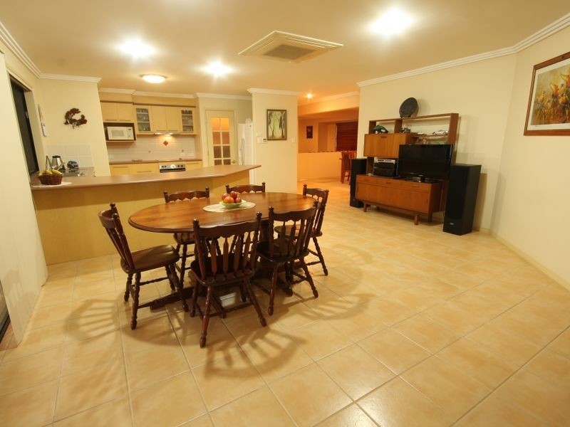 17 Murramarang Dr, Parkinson QLD 4115