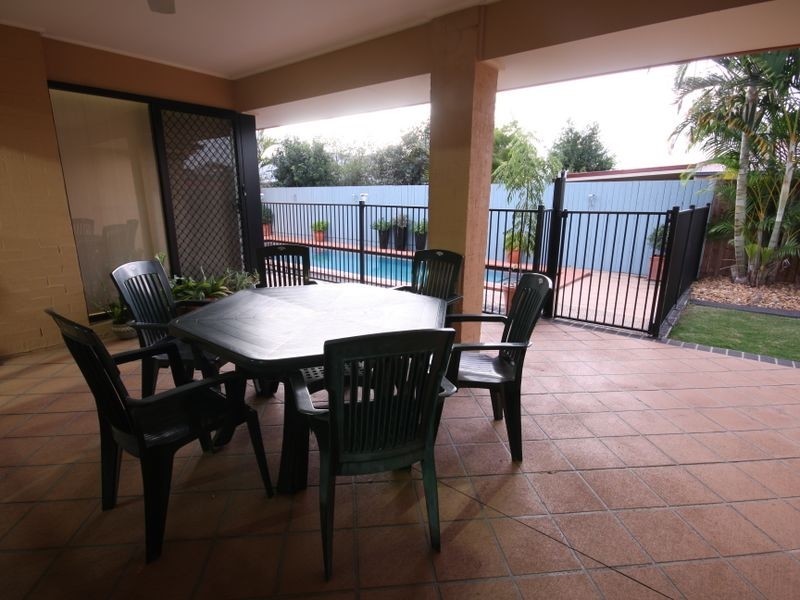 17 Murramarang Dr, Parkinson QLD 4115