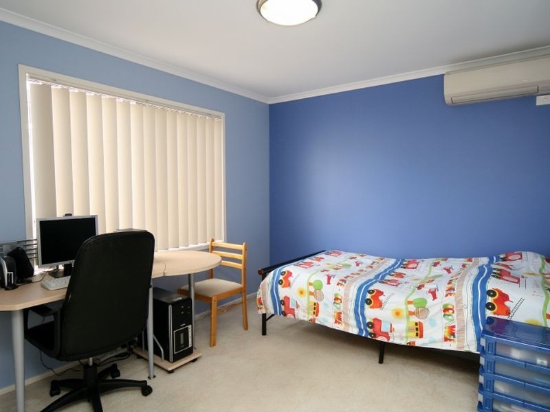 8 Oakview Street, Parkinson QLD 4115