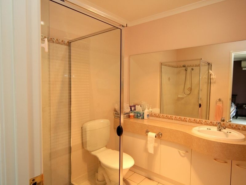 8 Oakview Street, Parkinson QLD 4115