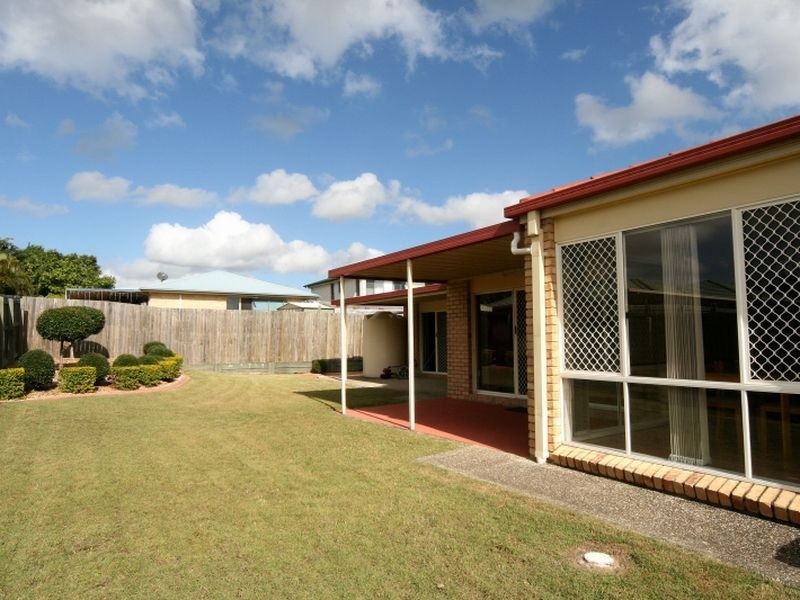 8 Oakview Street, Parkinson QLD 4115