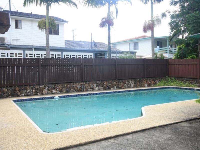 10 Bedser St, Macgregor QLD 4109