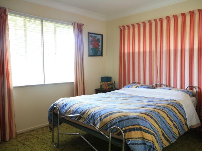 10 Bedser St, Macgregor QLD 4109