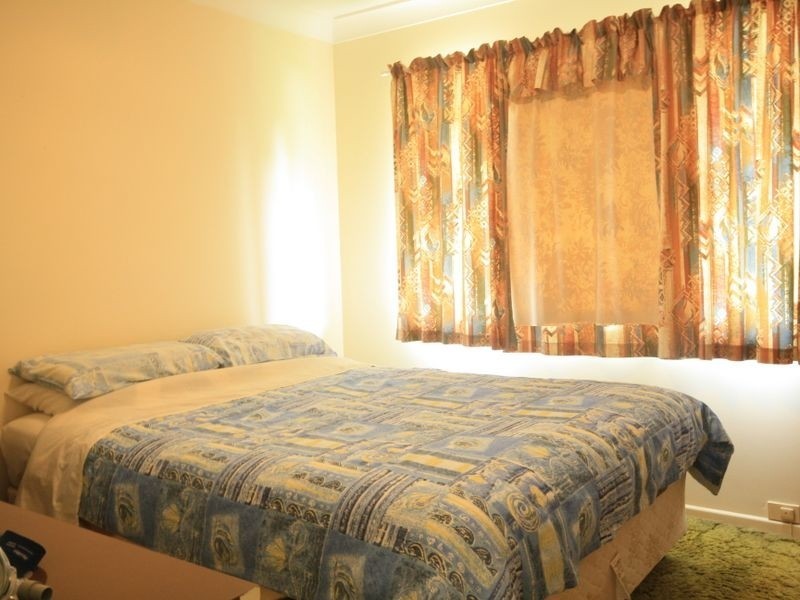10 Bedser St, Macgregor QLD 4109