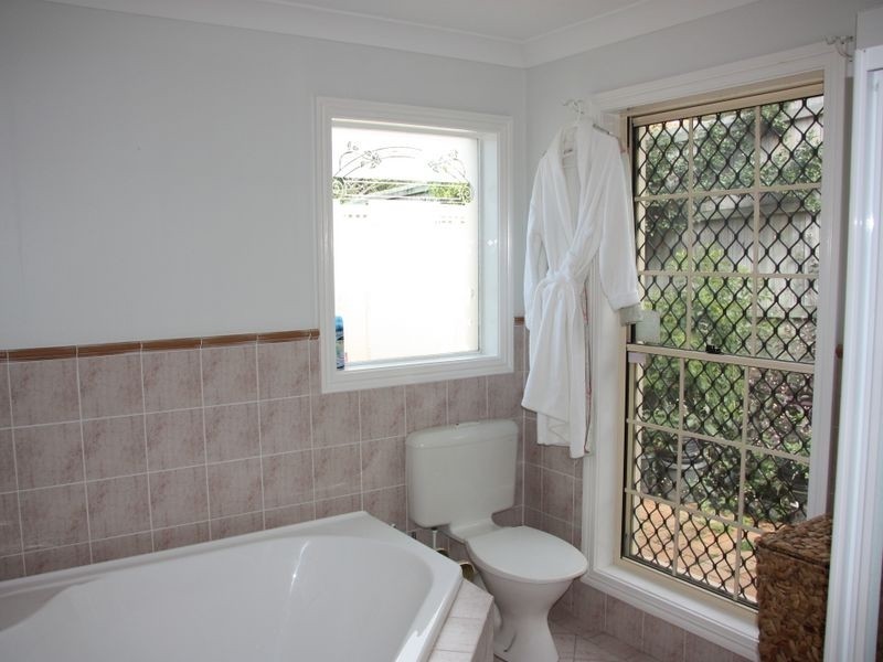 6 Trafalgar Close, Stretton QLD 4116