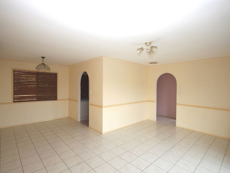 92 Owens Crescent, Regents Park QLD 4118