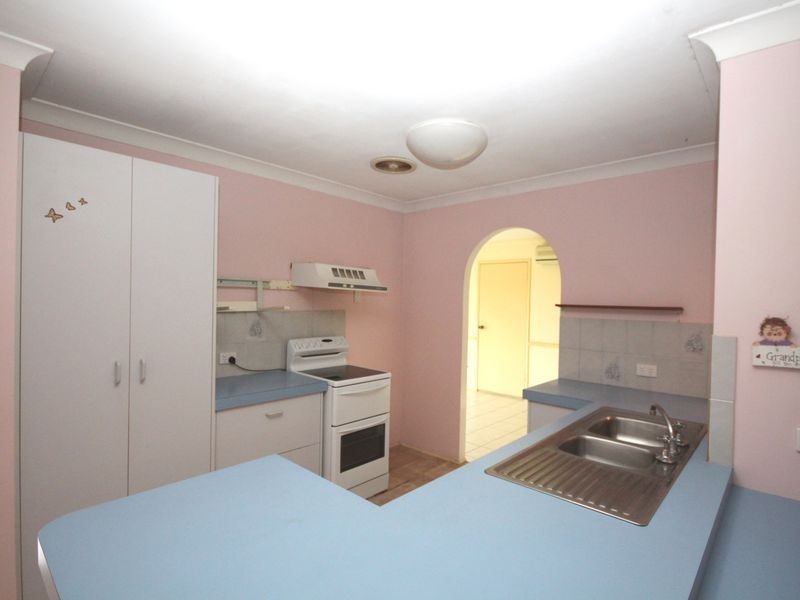 92 Owens Crescent, Regents Park QLD 4118