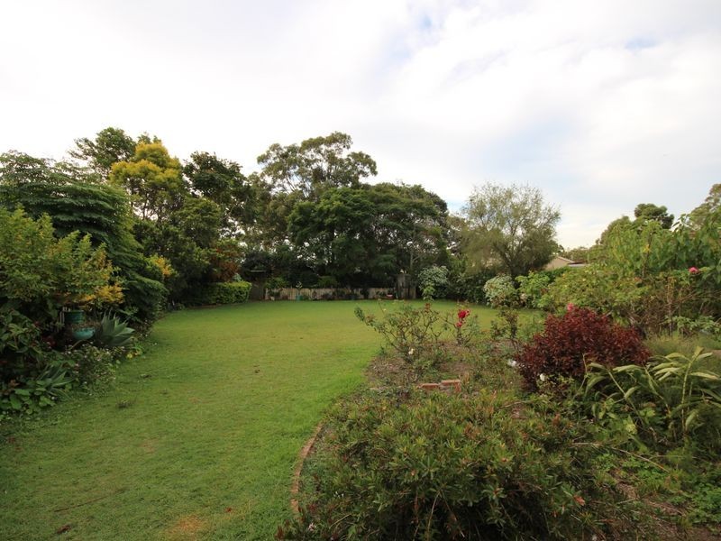 92 Owens Crescent, Regents Park QLD 4118