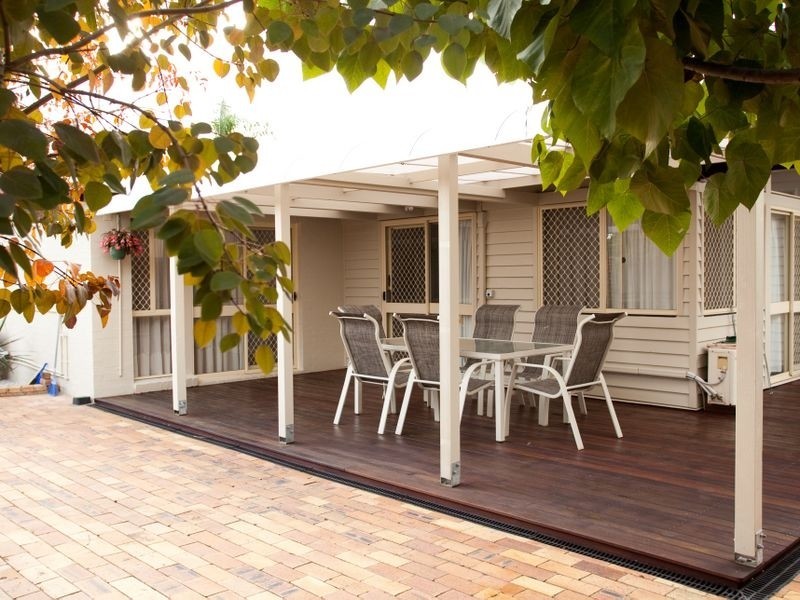 8 Chateau Street, Calamvale QLD 4116