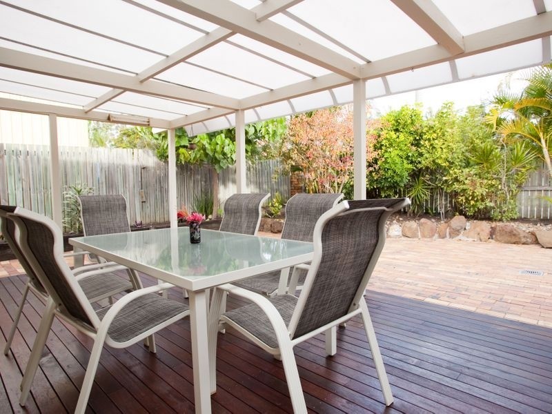 8 Chateau Street, Calamvale QLD 4116