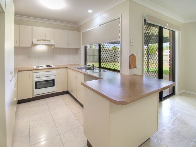 29 Grevillea Crescent, Calamvale QLD 4116