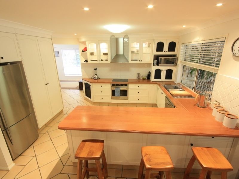 11 Lichfield Pl, Parkinson QLD 4115