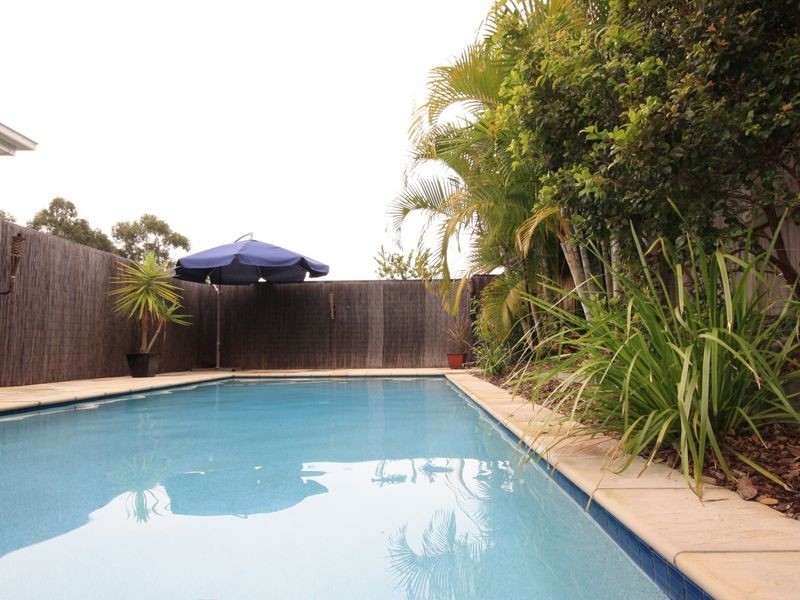 11 Lichfield Pl, Parkinson QLD 4115