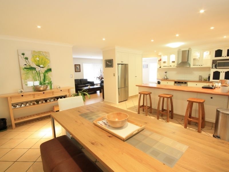 11 Lichfield Pl, Parkinson QLD 4115