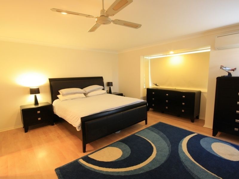 11 Lichfield Pl, Parkinson QLD 4115