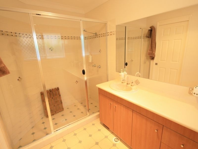 11 Lichfield Pl, Parkinson QLD 4115