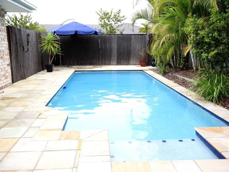 11 Lichfield Pl, Parkinson QLD 4115