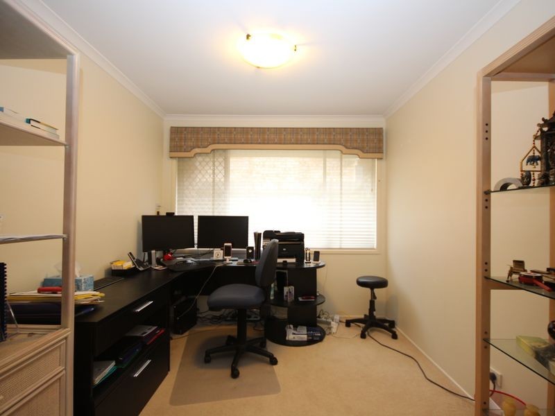 8 Azalea Crescent, Calamvale QLD 4116