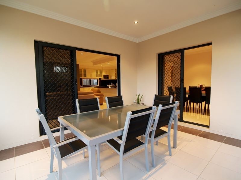 124 Kingman St, Sunnybank Hills QLD 4109