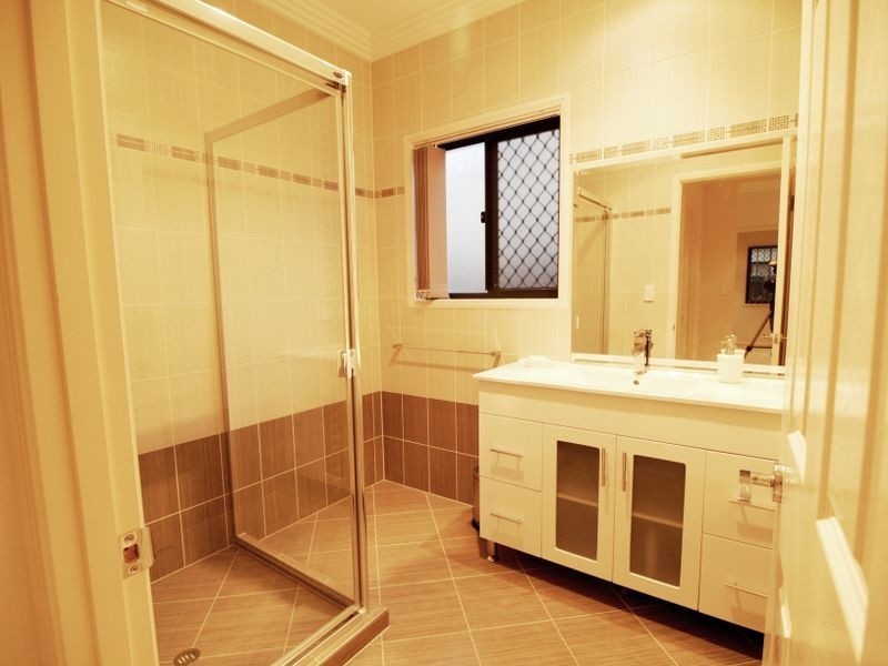 124 Kingman St, Sunnybank Hills QLD 4109