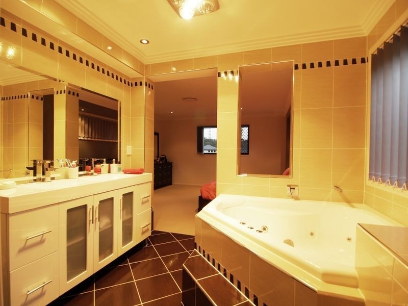 124 Kingman St, Sunnybank Hills QLD 4109