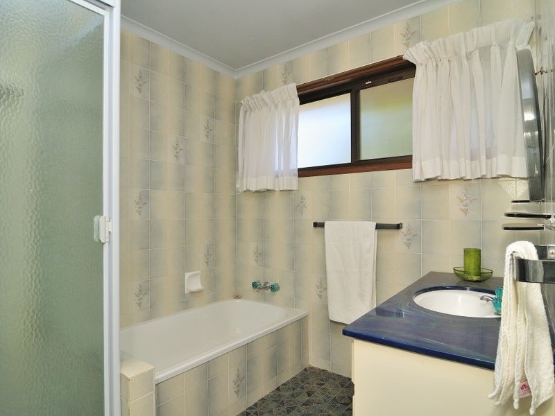 37 Veta Street, Robertson QLD 4109