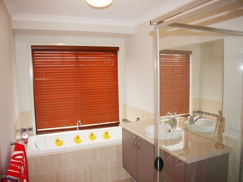 7 Bobbie St, Parkinson QLD 4115