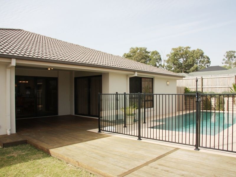 7 Bobbie St, Parkinson QLD 4115