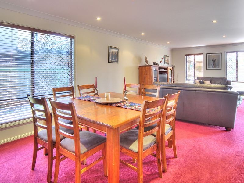 27 Lily Circuit, Kuraby QLD 4112