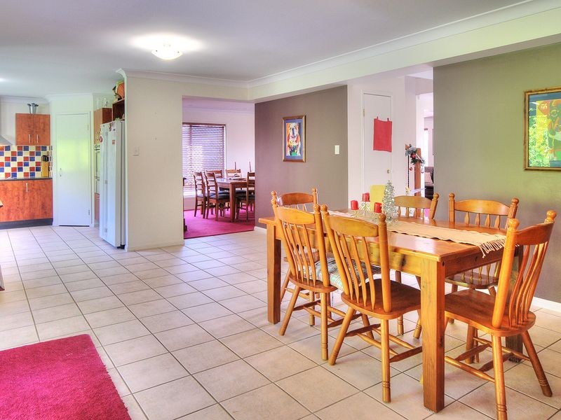 27 Lily Circuit, Kuraby QLD 4112