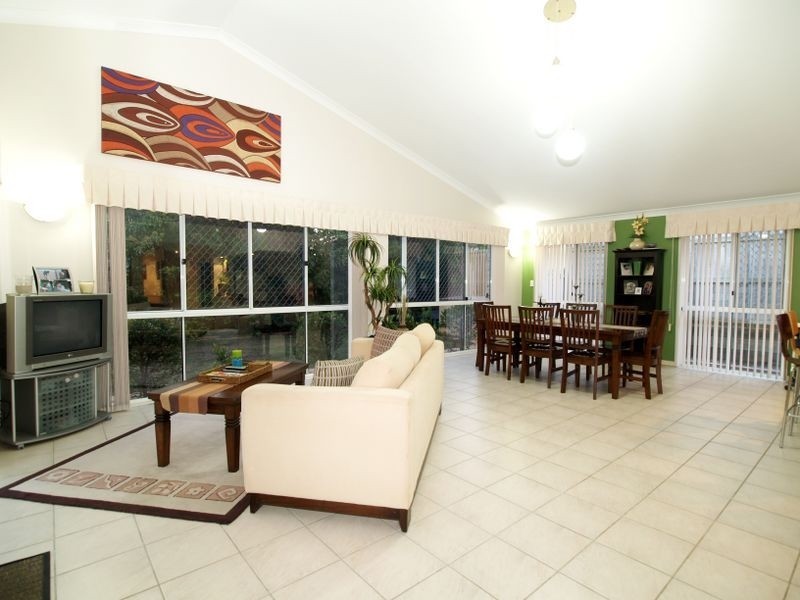 64 Palmwoods Crescent, Runcorn QLD 4113
