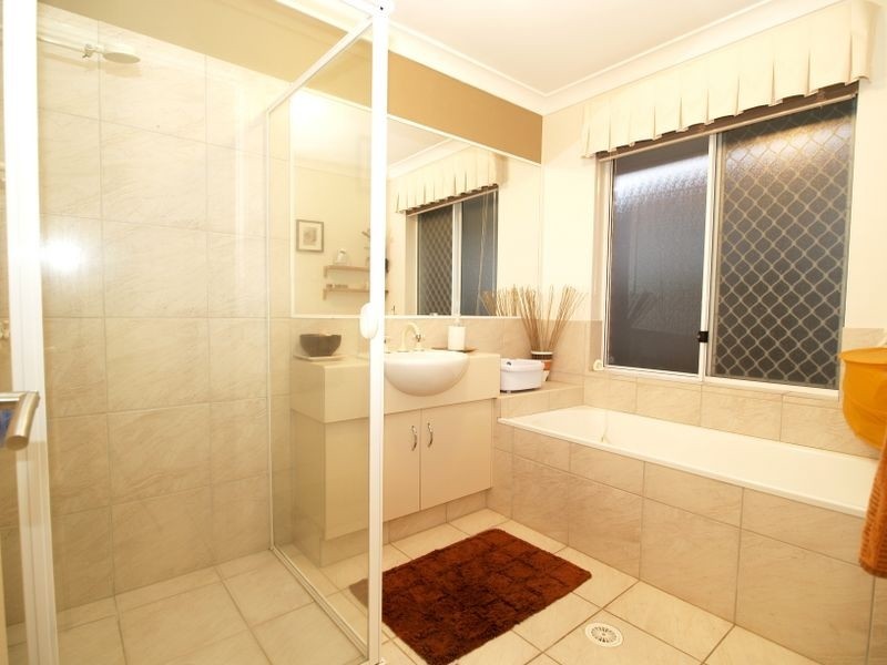 64 Palmwoods Crescent, Runcorn QLD 4113