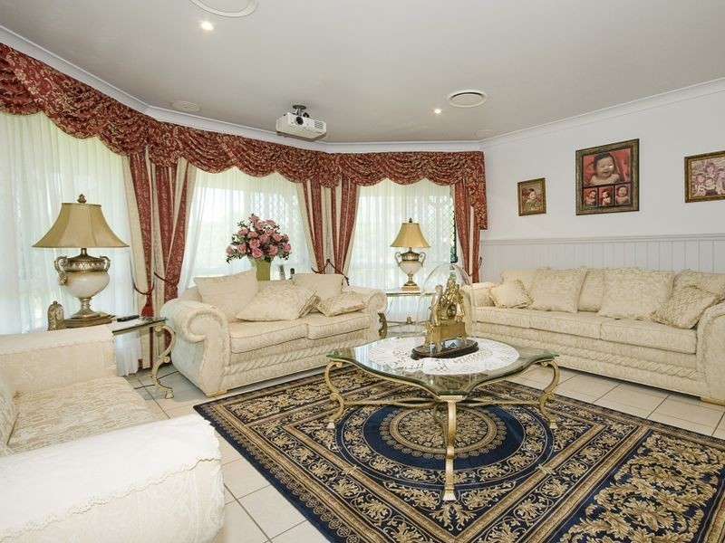 62 Lincoln Green Dr, Forestdale QLD 4118