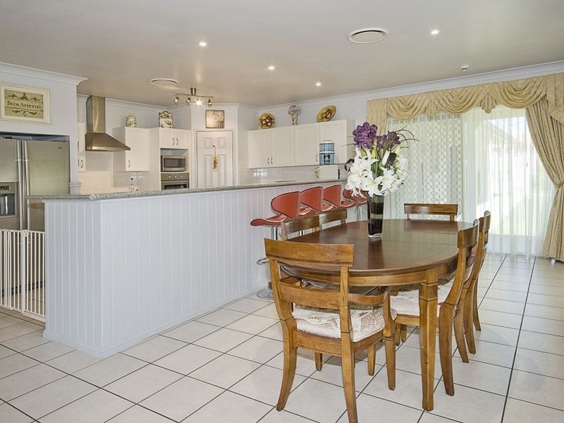 62 Lincoln Green Dr, Forestdale QLD 4118